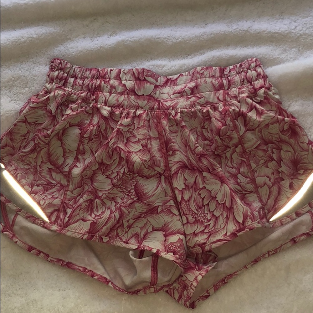 Lululemon hotty hot shorts 2.5” *limited edition!